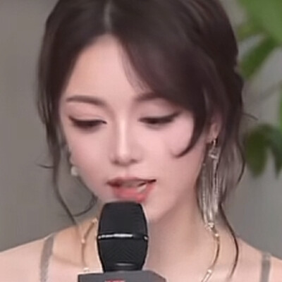 好清纯好漂亮呀