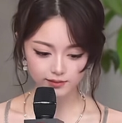 好清纯好漂亮呀