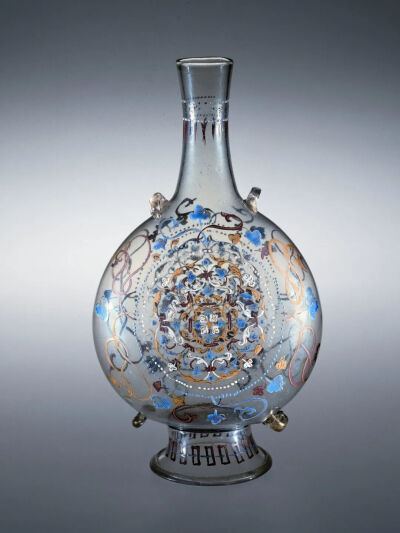 ▲ 威尼斯朝圣香瓶（1500）现藏于纽约大都会艺术博物馆