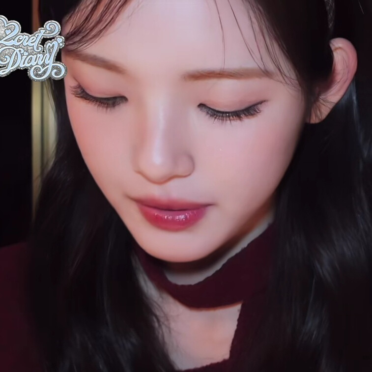 恋姐癖？那是什么，我不知道，我可没有，想随时随地跟姐姐贴贴不是很正常的事吗？那可是我姐姐，不懂你在说些什么乱七八糟的 ​