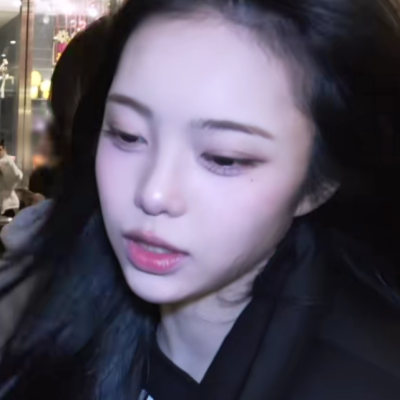 你到底喜欢谁呀，我去帮你和她说行吗？不要每天在这里发这些像离了婚一样的东西了