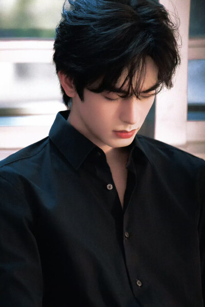 - 林屿森 / 宋威龙 。
#骄阳似我# ​​​