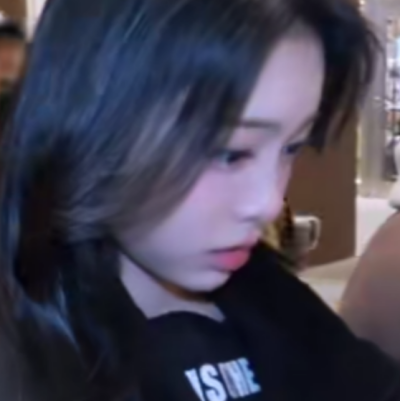 你到底喜欢谁呀，我去帮你和她说行吗？不要每天在这里发这些像离了婚一样的东西了