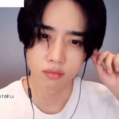 巧了你也穿了白色入镜