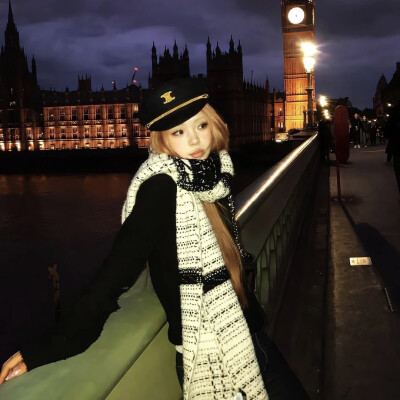 前段时间我对一个男孩很有好感，于是我去创造了这场羁绊。或许是太久没遇到有这种感觉的人，我很上头，并且把这段短暂且开始美好的相遇当做缘分，我自以为是因为自己很真诚，以为自己拥有主动去爱的能力和勇气，可当…