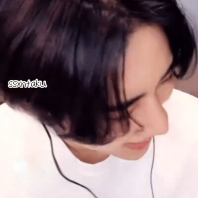 巧了你也穿了白色入镜