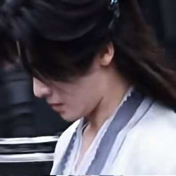 闻君有白玉美人，妙手雕成，极尽妍态，不胜心向往之