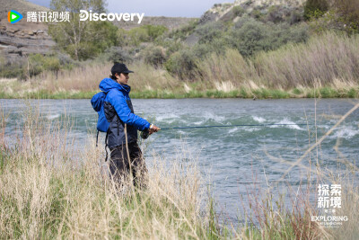 YIBO-OFFICIAL：
#王一博真的很爱钓鱼#
在溪流与岩壁间体会着两种收获：一种是自然馈赠的惊喜，一种是最终登顶的满足。@UNIQ-王一博
腾讯视频#探索新境# 第二季，正在播出。#探索新境2# ​​​