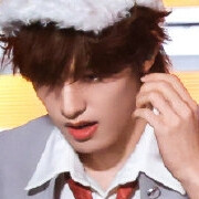 我有三颗心脏 一颗远行 一颗念家 还有一颗跟随我的两颗星