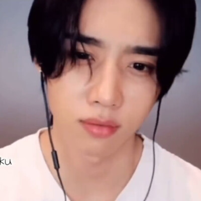 巧了你也穿了白色入镜