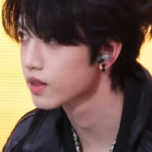 我只说两个字：男神