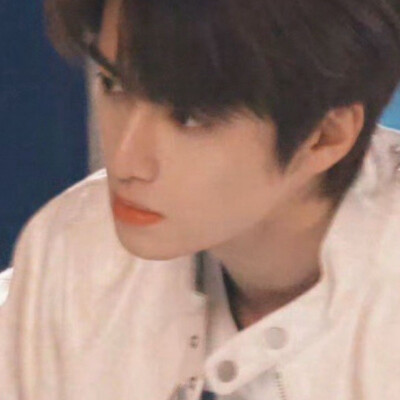 穿个帅你就继续一到期末就不停玩手机，你的期末一点都不失望。