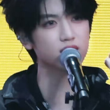 我只说两个字：男神