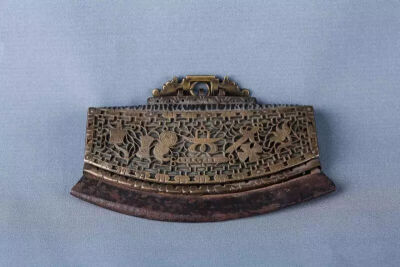 清代  白铜镂雕花卉杂宝大火镰观复博物馆藏