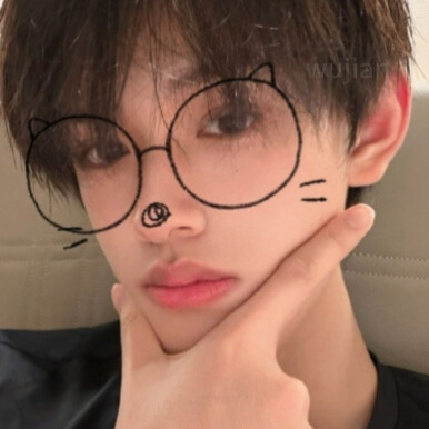 这时候就有人问了，几几鱼鱼为什么那么可爱呀？这时候就有人回答啦！我高高的把手举起来……因为我们的几几鱼鱼是宝宝中的宝宝，小乖中的小乖，宝宝中的支配者，宝宝中的统治者，宝宝之主，宝宝之主，乖宝，最可爱的…