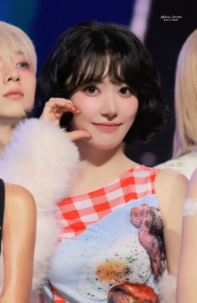 宮脇咲良 饭拍高清