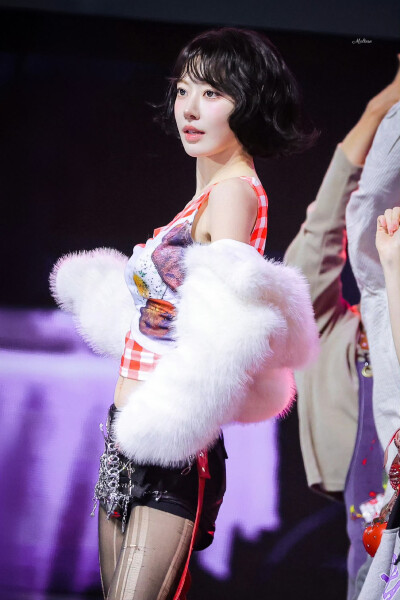 宮脇咲良 饭拍高清