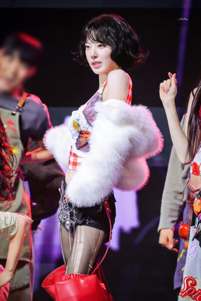 宮脇咲良 饭拍高清