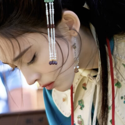 所有人打开芒果tv看玉茗茶骨