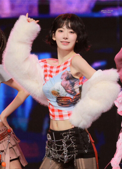 宮脇咲良 饭拍高清