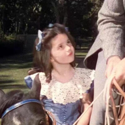 ❤️巴卡茶旅❤️＃生命力女生头像 ​​​＃Wechat氛围感女头＃夏日头像＃自由感＃自然系＃蝴蝶女孩头像＃艺术感头像＃胶片感头像＃复古＃棕色系