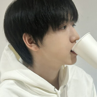 女孩子搜刮微博中