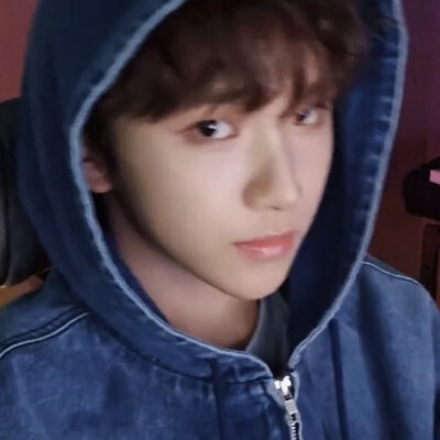 耳机一戴我想孤立全世界