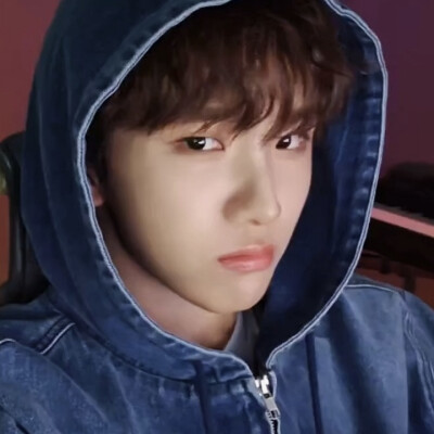 耳机一戴我想孤立全世界