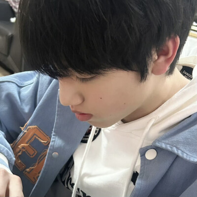 女孩子搜刮微博中