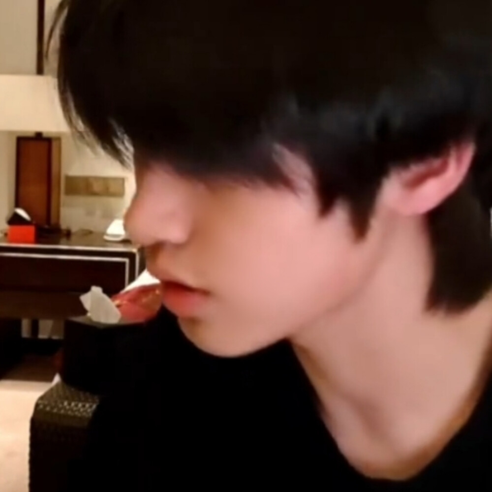 三分钟之内不回复开始撞墙