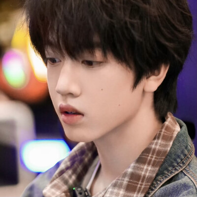 女孩子搜刮微博中