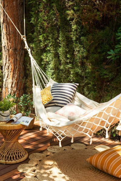 有个小院子， 躺在夜空下纳凉，院子深处，是心中的天堂！