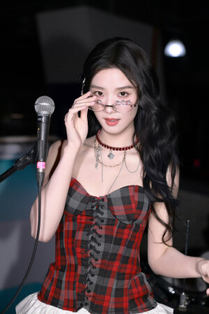 卢昱晓