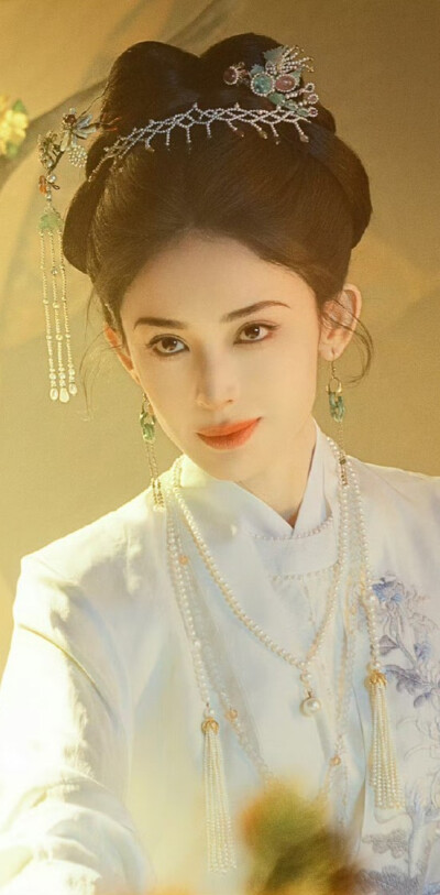 娜扎《玉茗茶骨》荣善宝