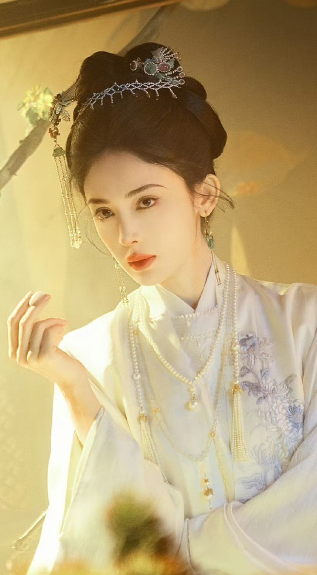 娜扎《玉茗茶骨》荣善宝