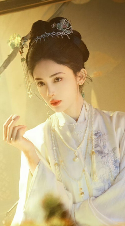 娜扎《玉茗茶骨》荣善宝