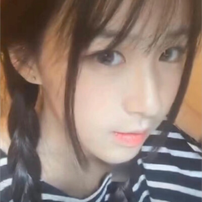 Hug me (｡´-ω)(ω-｀｡)