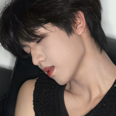 男孩别擦了你值得被爱