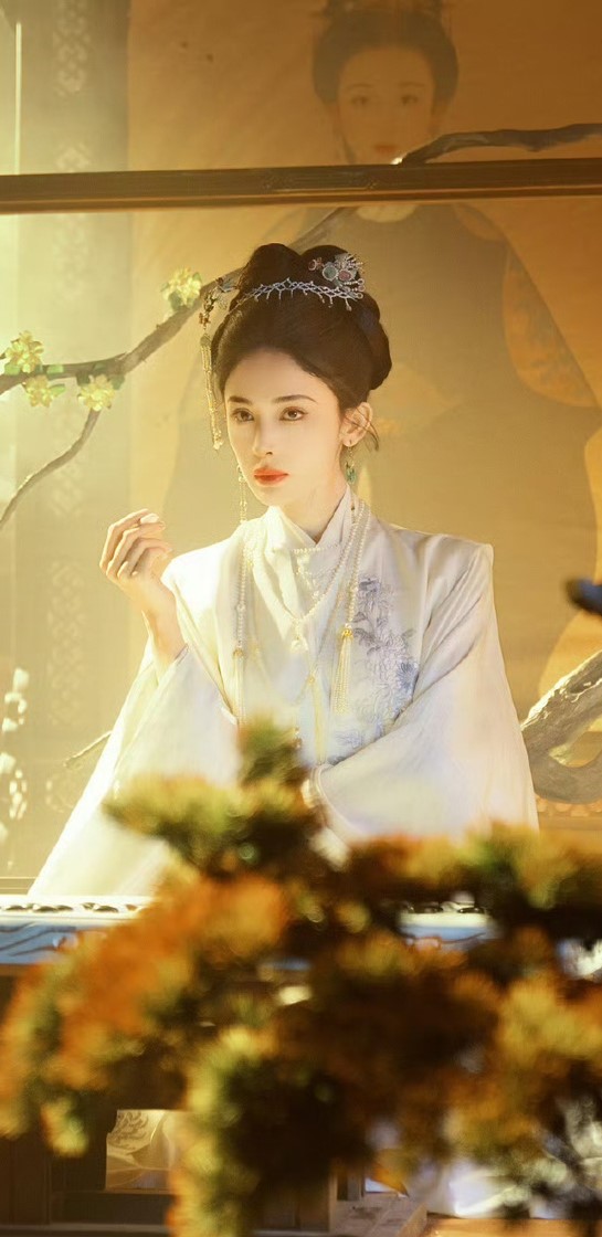 娜扎《玉茗茶骨》荣善宝