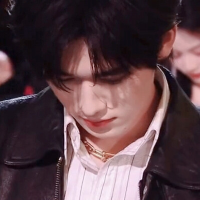 光绕过你天使般的脸