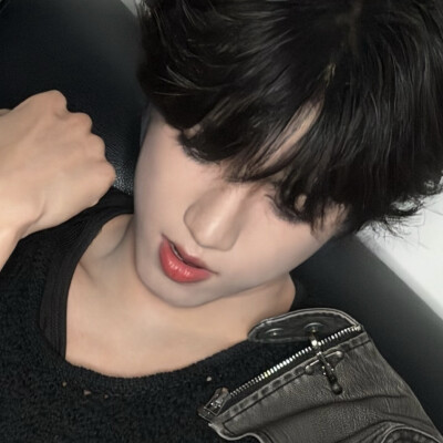 男孩别擦了你值得被爱