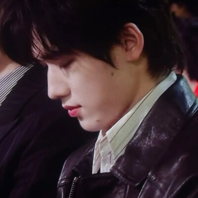 光绕过你天使般的脸