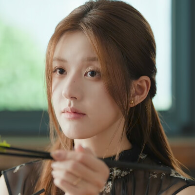 赵露思
许我耀眼