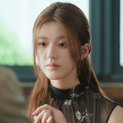 赵露思
许我耀眼