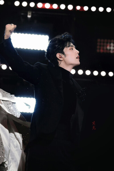 20251231 上海东方卫视跨年
见水印