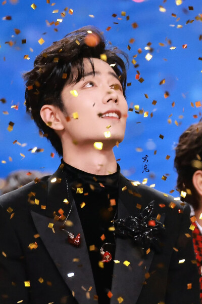 20251231 上海东方卫视跨年
见水印