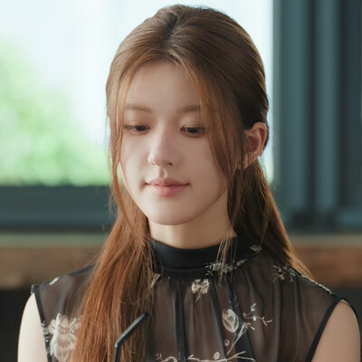 赵露思
许我耀眼