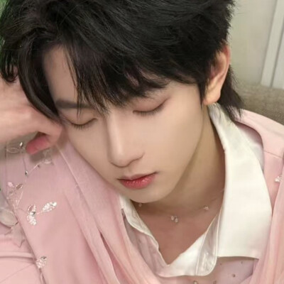 对我好疏远是怎么啦(｡･ω･｡)