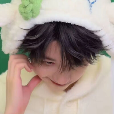 我感觉只有前两张好看