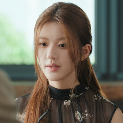 赵露思
许我耀眼